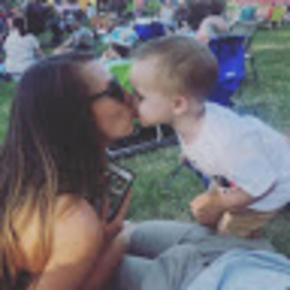 Meet your Posher, Terra - Picture 1 of 1